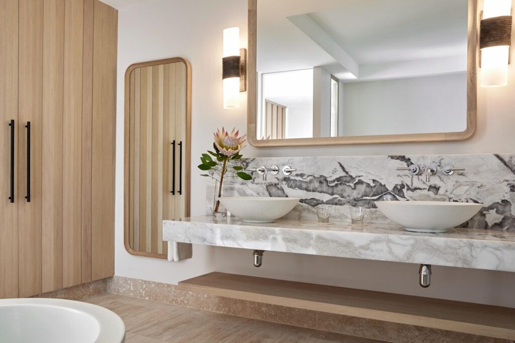 Luxury Bathroom at an exclusive, luxury hotel on golfing in Africa tour