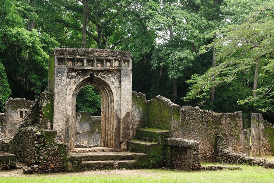 Seeing ruins in Kenya on private tour