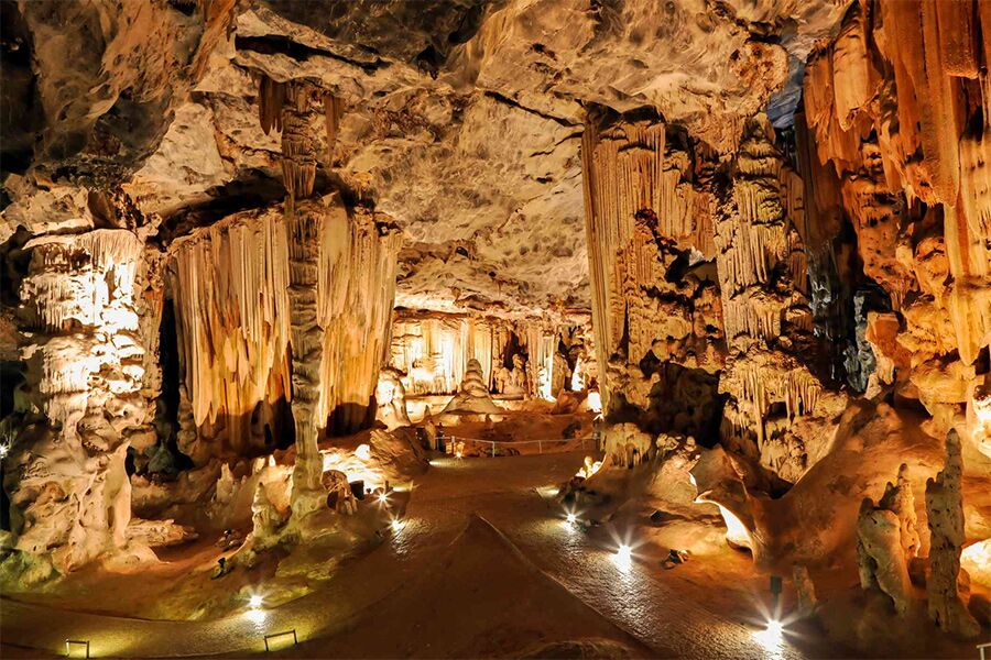 Sightseeing caves in the Garden Route while on private golf tour.